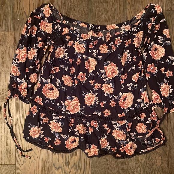 Lot of two boho style shirts good used condition - Picture 2 of 7